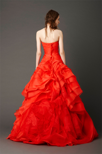 Behind The dress | Kimberly - Ottawa Wedding Magazine