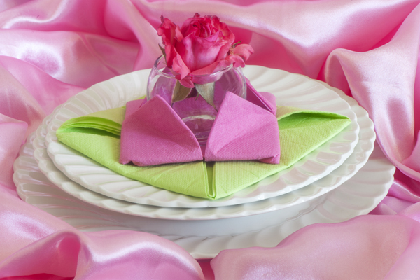 Wedding Napkins: Fold and Colour - Ottawa Wedding Magazine