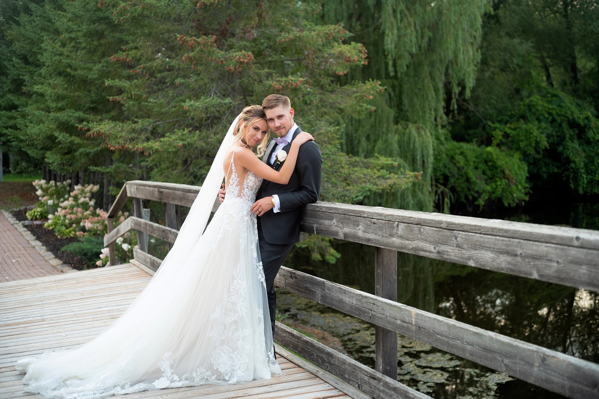 Sparkle and Glow - Ottawa Wedding Magazine